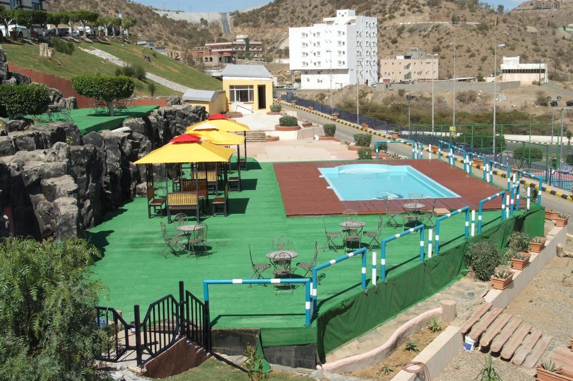 Golden Tulip Resort Al Baha Hotel Exterior photo